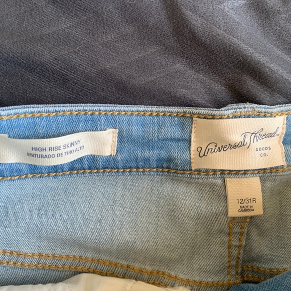 Universal Thread Jeans - Picture 3 of 3